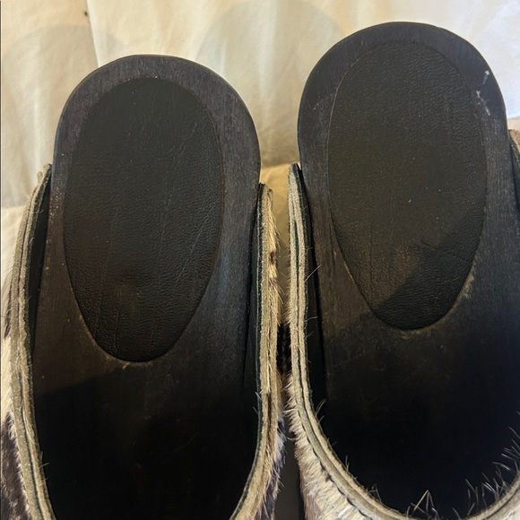 Cow Print Clogs - no 6 clogs - Picture 2 of 6